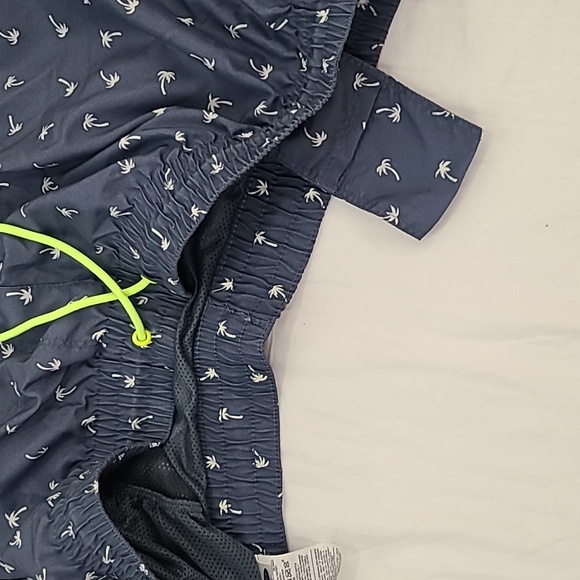 OLD NAVY Swim trunks XXL Board shorts pockets - Picture 6 of 10